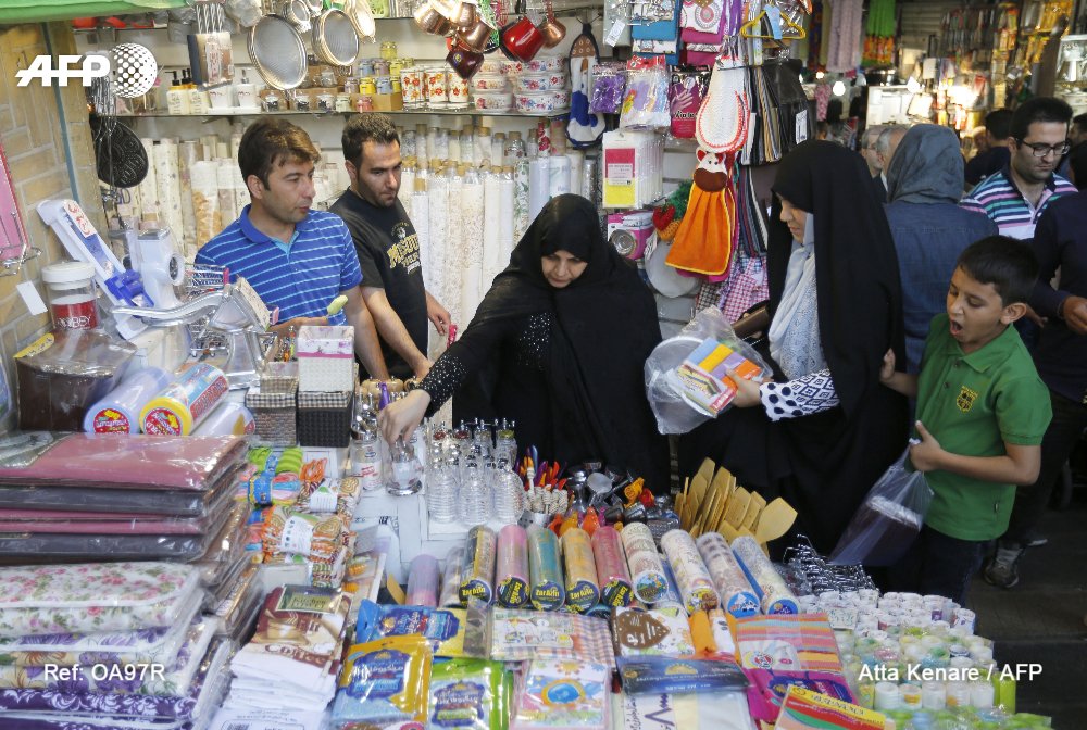 afpfr's tweet image. Iran: à Molavi, quartier populaire de Téhéran, une élection présidentielle sans illusions u.afp.com/4WNH par @ali_noorani_teh #AFP