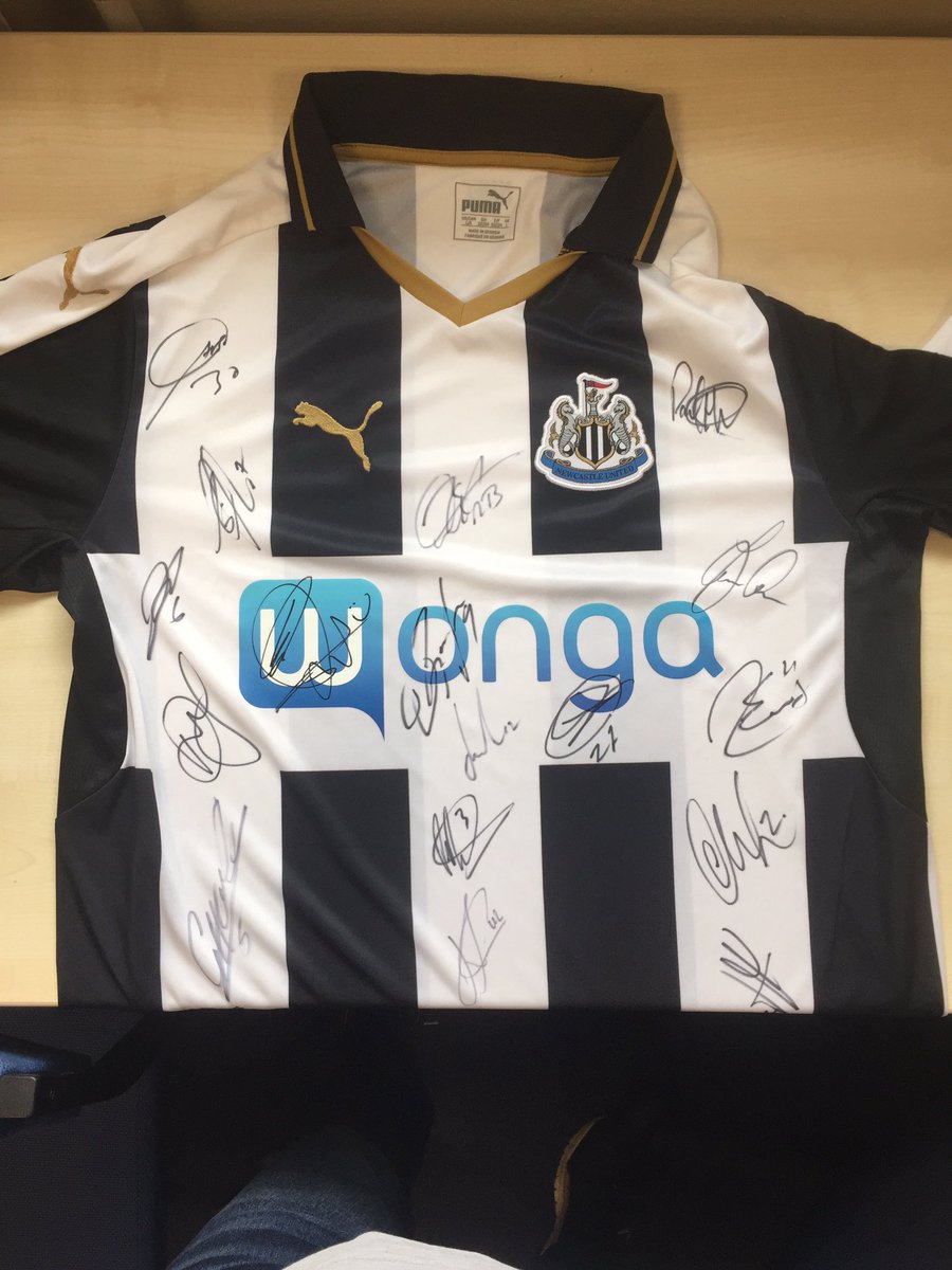 A signed @NUFC shirt for our HOD from a grateful student. #NUFC #gratefulstudents #wonderfulsurprise