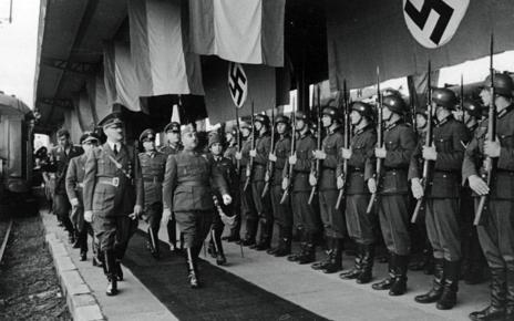 nonina75's tweet photo. si después de más de 40 años aún no sabemos que hacer (Alemania lo tuvo claro) y hay idiotas que aún lo defienden, mal vamos #ExFrancoEP https://t.co/9Oa2r8u4Sc