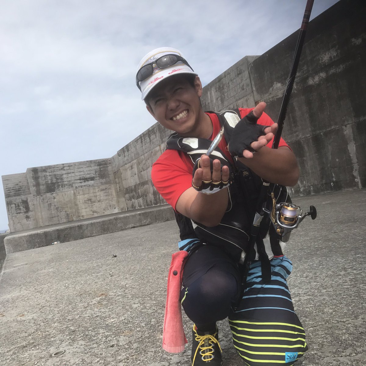 こうちゃん ハイサイ探偵団 ハイサイ探偵団と渡嘉敷島で釣り生活します その為渡嘉敷在住の方でポイント案内などできる方いましたら連絡ほしいです また友達が渡嘉敷にいるよって人も紹介できたらしてほしいです そしてよければこのツイートをrtして