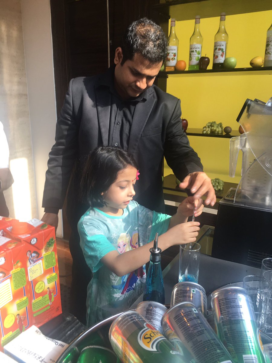 HyattRegencyPNQ's tweet photo. Day 5 #CampAtRegency is about mixing beautiful mocktails! #SummerCamp #Pune https://t.co/UckRPT1ZDc