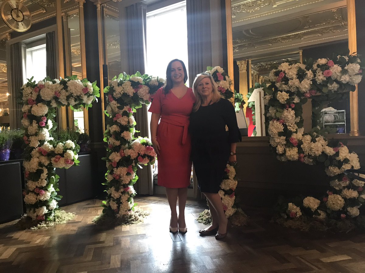 Triggerfish_Ltd's tweet photo. @nicolamweston &amp; @bcdme @SharpeFay showcase @LavenderGreen0 stunning #flowers #eventprof https://t.co/Lqrnd7FOju
