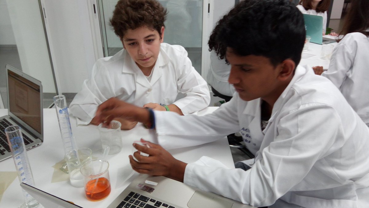 mr_simon_B's tweet photo. #Grade_8 students @ACSBeirut performing a Biology experiment. How does the cell membrane control molecules and water movement in and out! https://t.co/d7duBXZ1wz