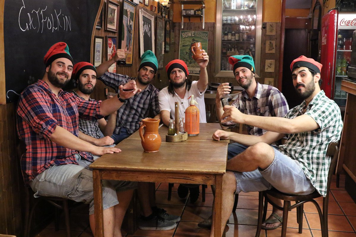 enderrock's tweet photo. [ENTREVISTA] @catfolkin: "És una alegria molt gran haver guanyat el Premi Talent Cançó"

https://t.co/Kr2uAbHWw7 https://t.co/Mx2UHDJz2c