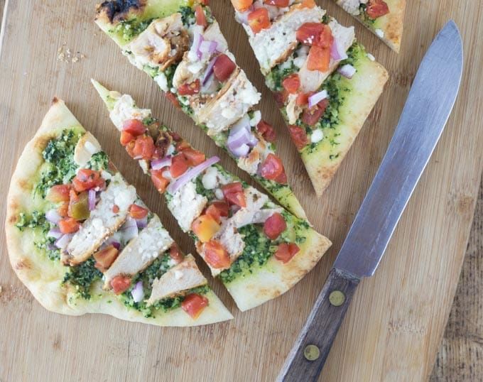 ethnicspoon's tweet photo. Cilantro pesto #flatbread #pizza with chicken &amp; spicy RO*TEL    @ro_tel @walmart #31DaysWithRotel #ad
https://t.co/ARinutfHos https://t.co/n40jxebjnC