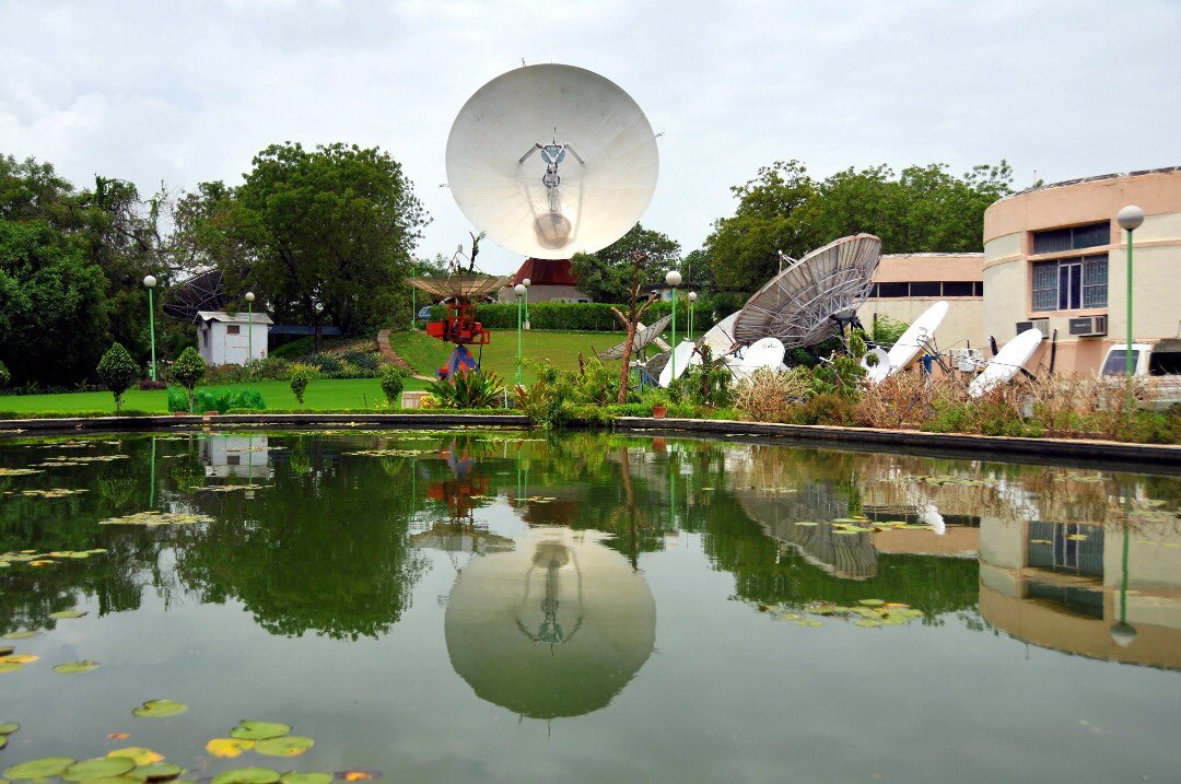 Dr. Harsh Vardhan visits Space Application Centre of ISRO in Gujarat