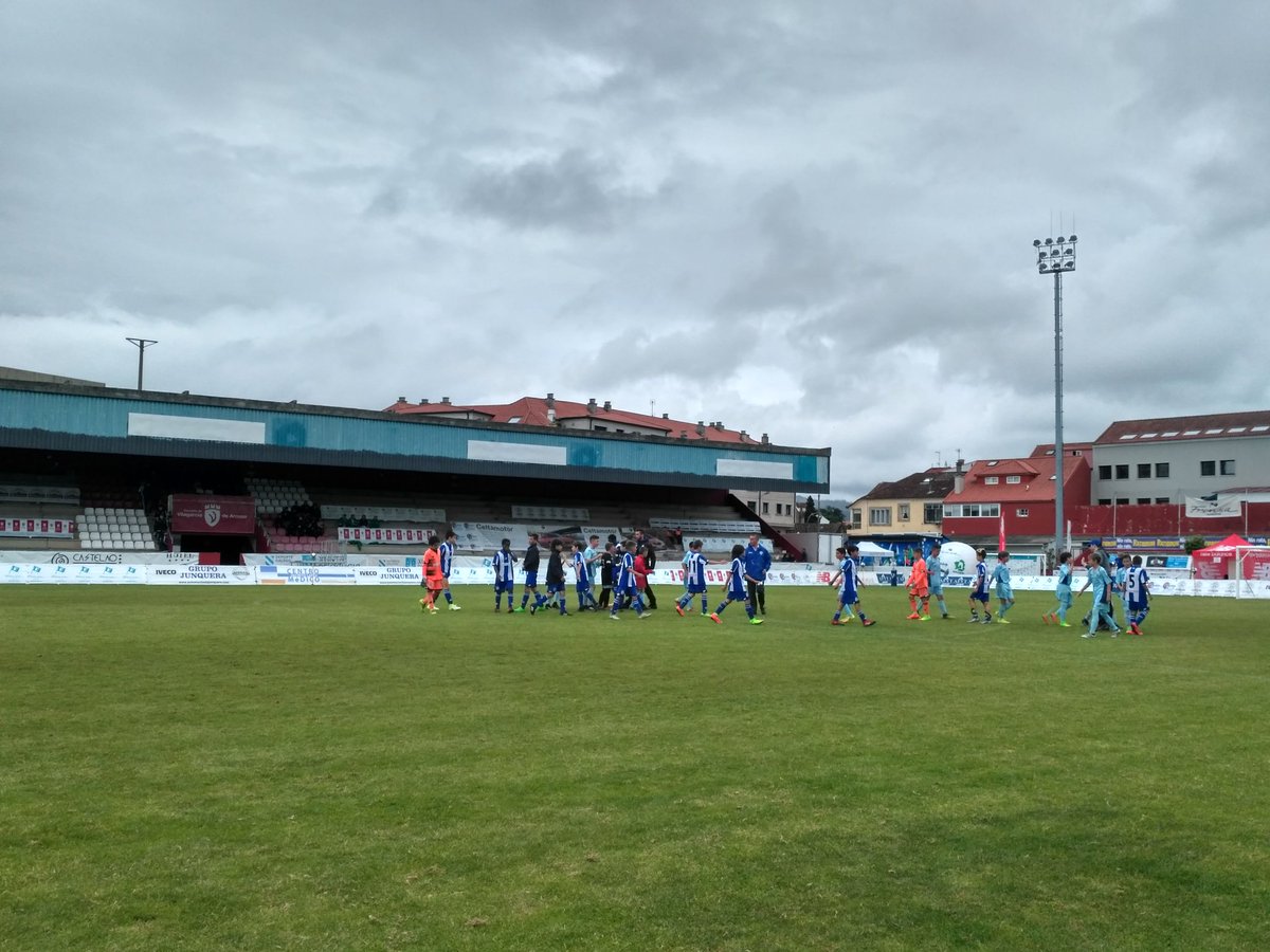 SigueiroXOroso's tweet photo. XXII AROUSA F7 | 2° xornada

Alevín 3-1 RC Deportivo 
Grandísimo partido. Humildade, traballo e a seguir! https://t.co/BWboCGkvID