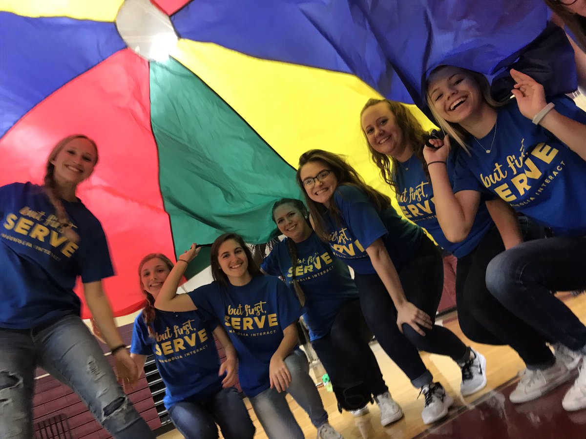 InteractClub281's tweet image. The parachute was our favorite! #magnoliainteract @themagnoliahigh