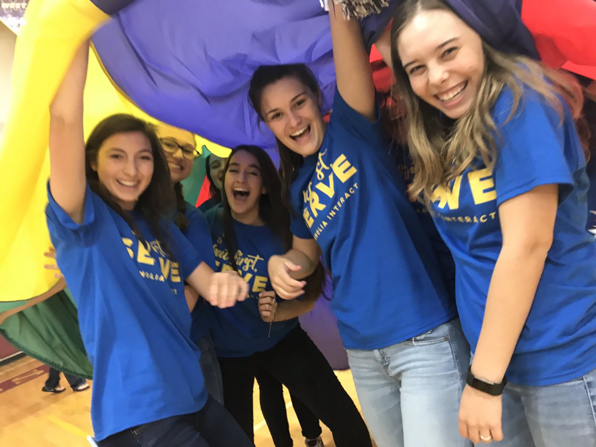 InteractClub281's tweet image. The parachute was our favorite! #magnoliainteract @themagnoliahigh