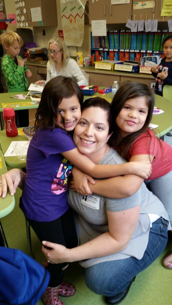 MrsRSuperHeros's tweet photo. We love our Moms! #mothers'stea #biggestsupport #ourROCKS #community #sgeaction #AACPSAwesome https://t.co/cY9v0ctr9Y
