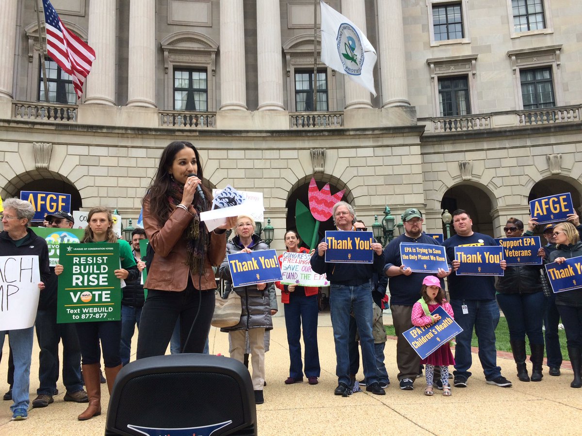 UCSLiz's tweet photo. We're at the #ourEPA party and Shauna of @500womensci is reading postcards of gratitude to EPA workers #standwithEPA https://t.co/MwJTDHfNx6