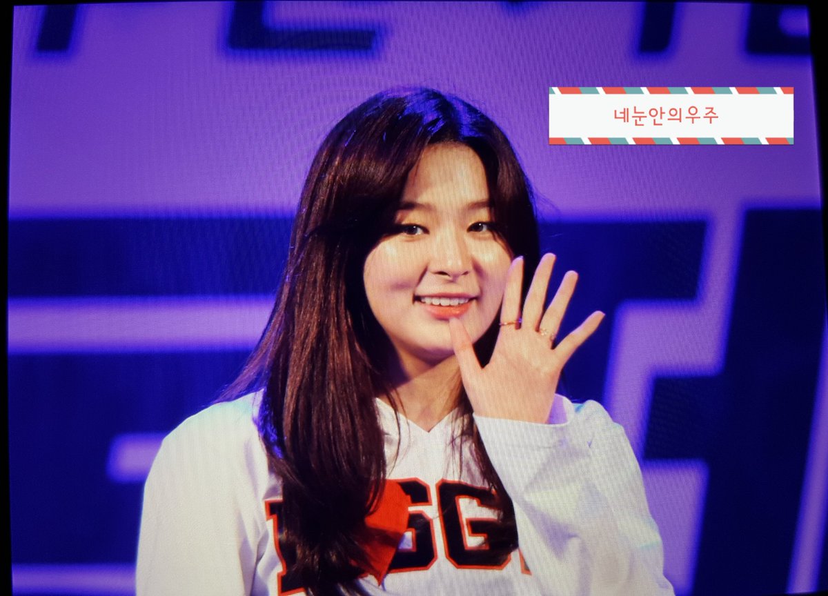 galaxiesinureye's tweet photo. 170512 마산대축제 폐막식 슬기 프리뷰

#레드벨벳 #슬기 #강슬기
#RedVelvet #SEULGI https://t.co/2pSweiD1Om