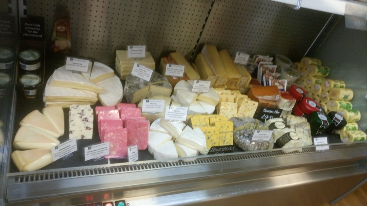 SL6SupperClub's tweet photo. Great range of English cheeses @QMeats  @FernygroveFarm.  Pleased to see support for our local producers. https://t.co/w1I25huZyg