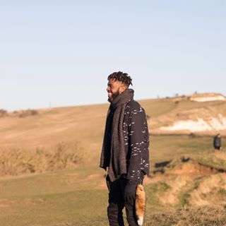 urbanr3volution's tweet photo. @6IXVI maintains his momentum with energetic visuals for "Doesn' " Ft. @ClueOfficial 

https://t.co/GavXHT9d1L

[#6FM + #6IXVI] https://t.co/ajdFnOF9Yh