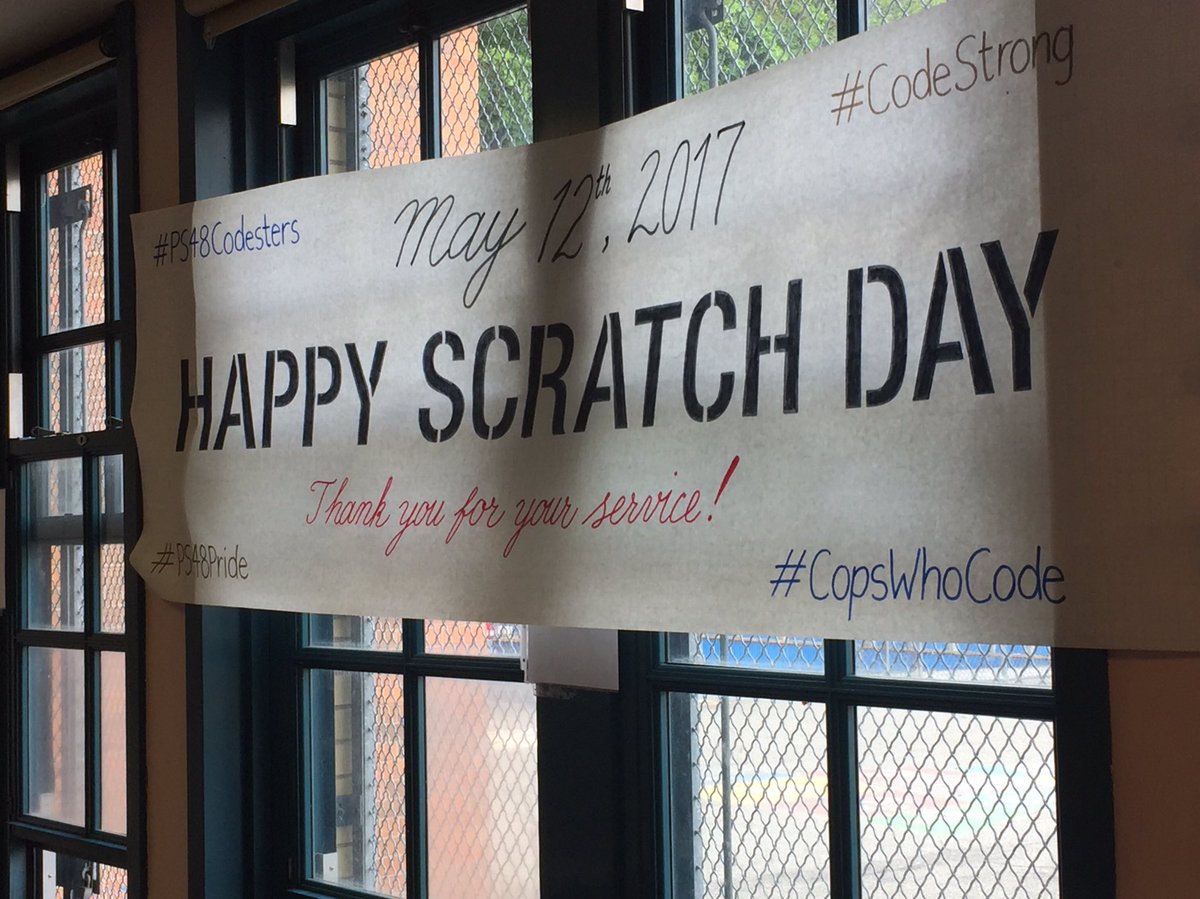 alanamaaron's tweet image. .@sepjrnyc Ss teaching @NYPD34Pct &amp;amp; @USArmy how to code. Great community event #PS48Codesters 💻🖤🤖#CodeStrong #CopsWhoCode #CS4NYC #CSforAll