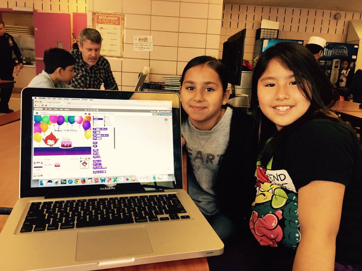 alanamaaron's tweet image. .@sepjrnyc Ss teaching @NYPD34Pct &amp;amp; @USArmy how to code. Great community event #PS48Codesters 💻🖤🤖#CodeStrong #CopsWhoCode #CS4NYC #CSforAll