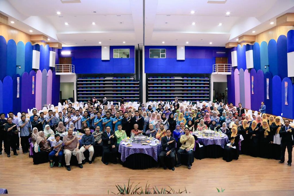 twt_iiumk's tweet photo. VIP with all guests!
#SAA2016 https://t.co/jGefhAC1id
