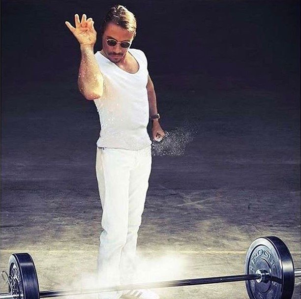 HndArmrAthletic's tweet photo. Just a Dab of #HandArmor for those #PRs #chalk #gymhumor #deadlifts #gymchalk https://t.co/uItjDK5SMZ