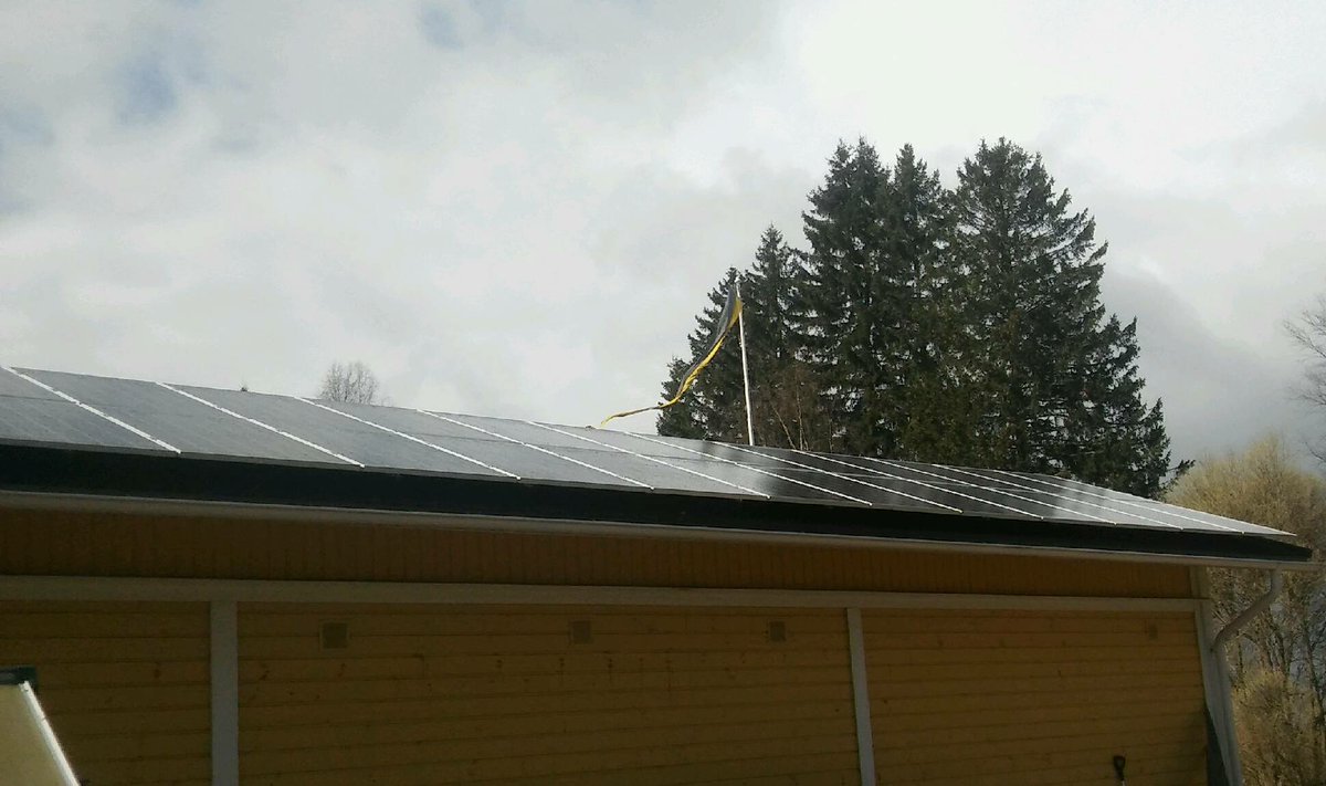 JNSolar's tweet photo. 7kW #aurinkosähkö järjestelmä asennettuna ja käyttöönotettuna. #aurinkopaneeli #aurinkopaneelit #aurinkoenergia #aurinkovoima https://t.co/cPe7fZTUpv