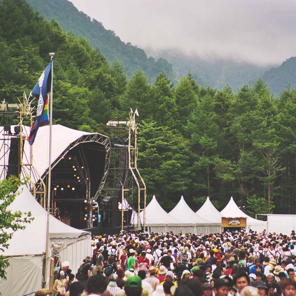 weknowfestivals's tweet image. Known worldwide, @fujirock_jp  is Asia&apos;s biggest alt pop fest, bringing huge headliners to the beautiful mountainside site 28-30 July, Japan