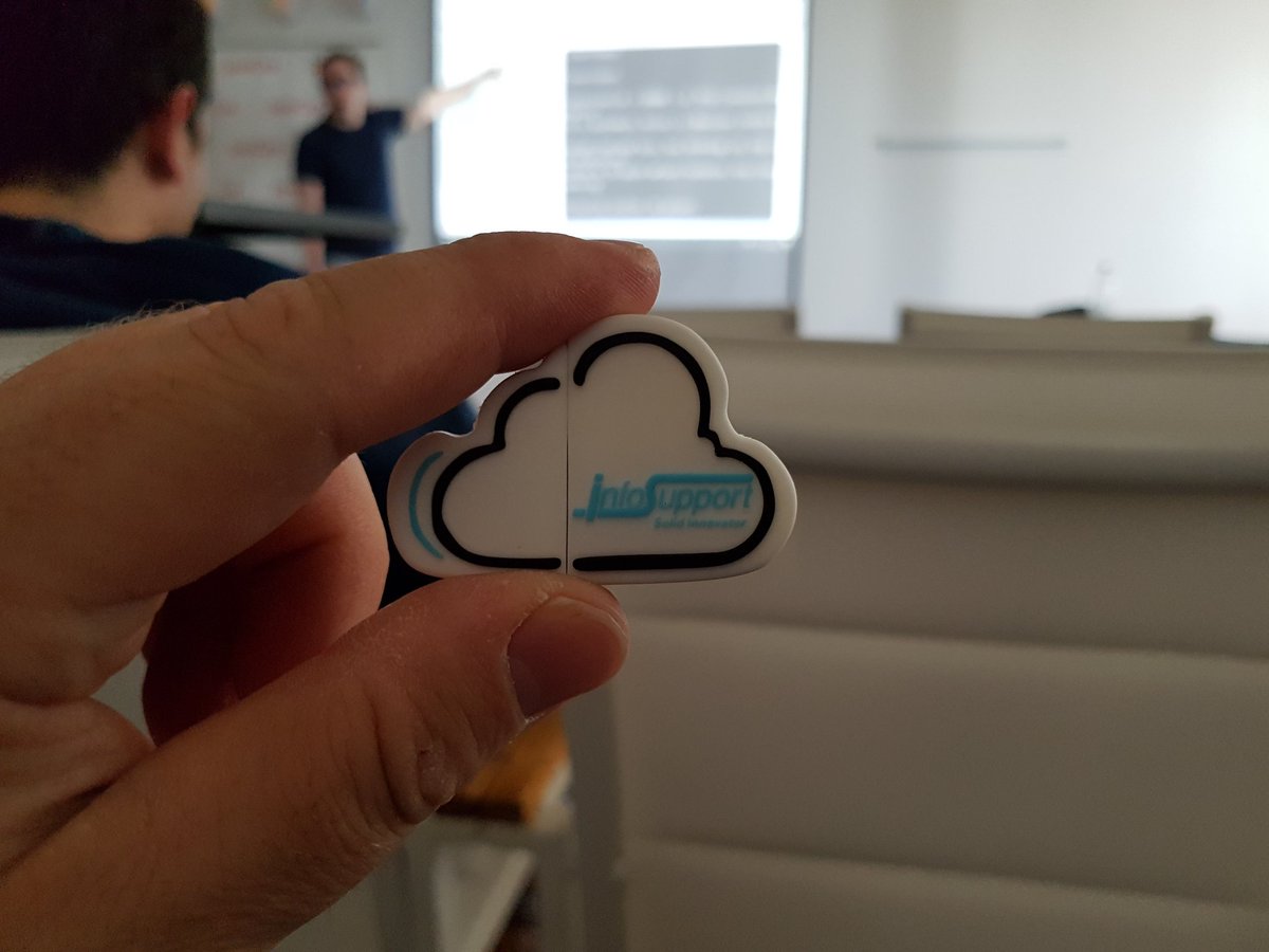 MiroslavResetar's tweet photo. When you follow presentation about Netflix OSS you can win cool USB :) cc @johanjanssen42 #JavaCro17 https://t.co/JHu2trDddu
