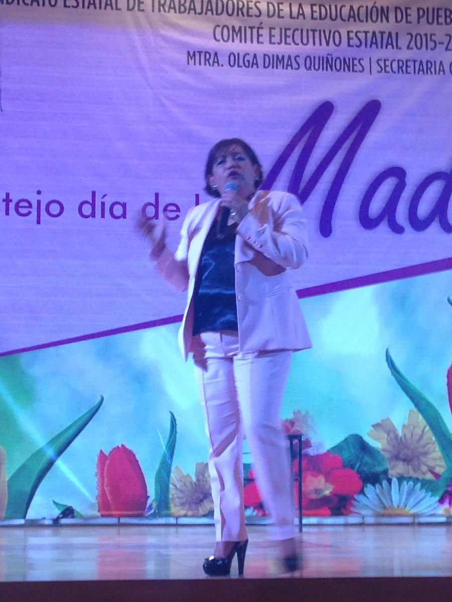 mediatiknoticia's tweet photo. @okinones secretaria gral. del @SETEPID_OFICIAL reconoce labor y trabajo de maestras durante celebración #DíaDeLaMadre https://t.co/msLfHC8oPE
