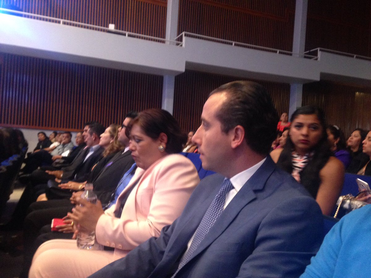 mediatiknoticia's tweet photo. @okinones secretaria gral. del @SETEPID_OFICIAL reconoce labor y trabajo de maestras durante celebración #DíaDeLaMadre https://t.co/msLfHC8oPE