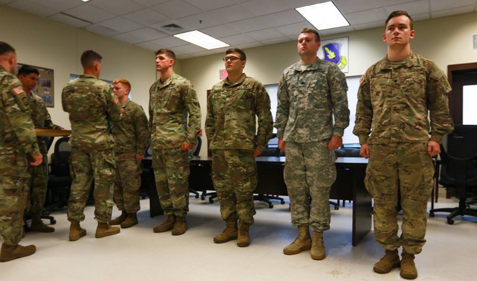 Strike_Hold's tweet photo. 2-504 Paratroopers were awarded for actions during a drug bust at the gate! #AmericasGuardofHonor #FridayFeeling #paratrooperforlife https://t.co/AkvSVMD2Hz