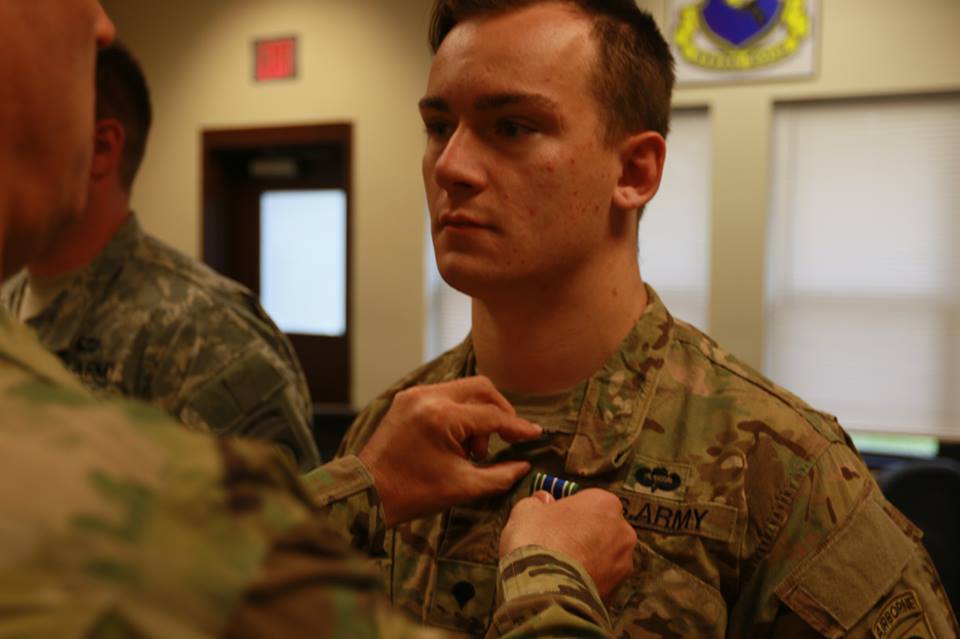 Strike_Hold's tweet photo. 2-504 Paratroopers were awarded for actions during a drug bust at the gate! #AmericasGuardofHonor #FridayFeeling #paratrooperforlife https://t.co/AkvSVMD2Hz