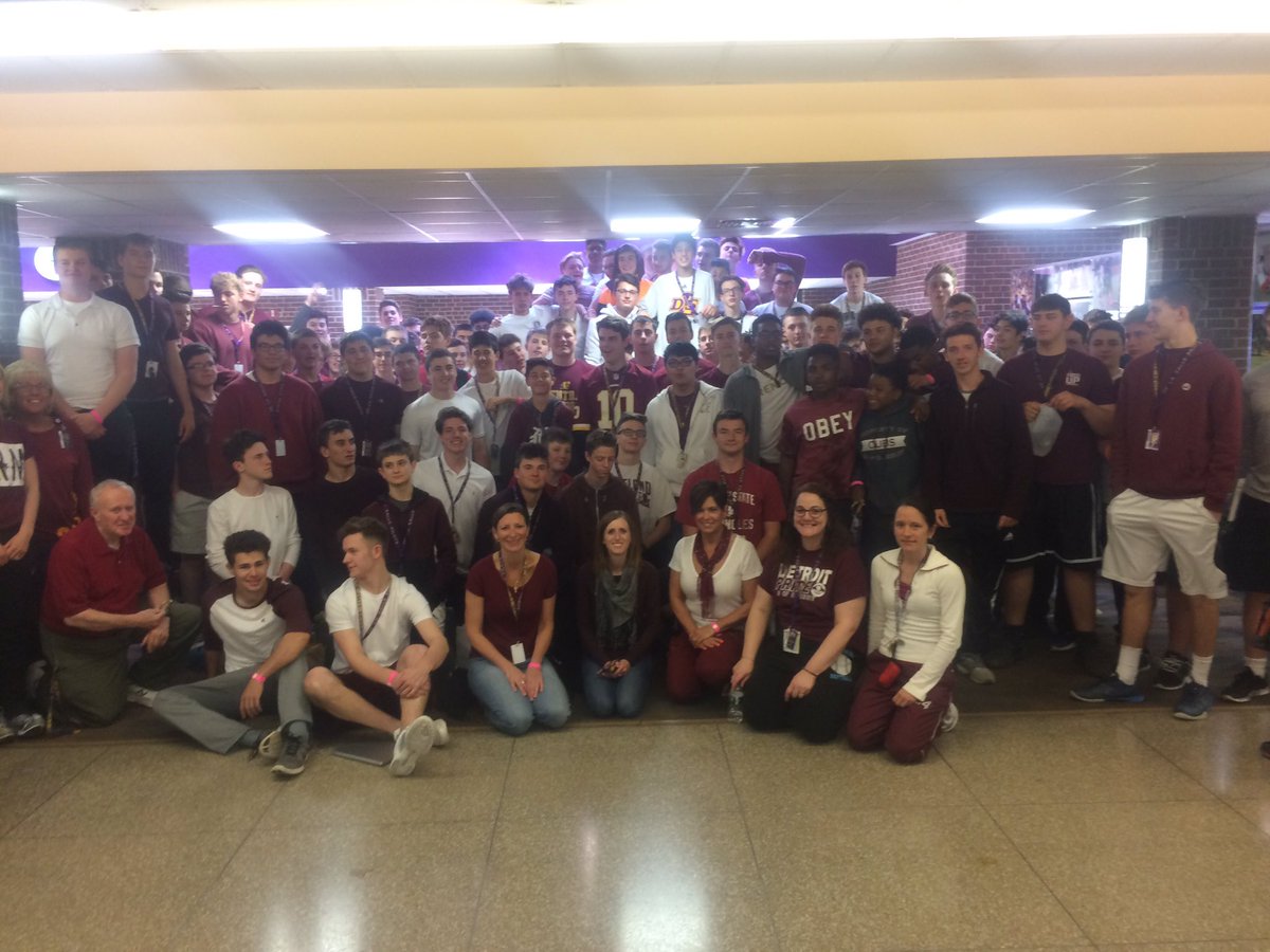 dlsphy's tweet photo. Maroon-out in support of Sean English of University of Detroit-Jesuit @UofDJesuit @delasallehs https://t.co/rZqi6FRX8J
