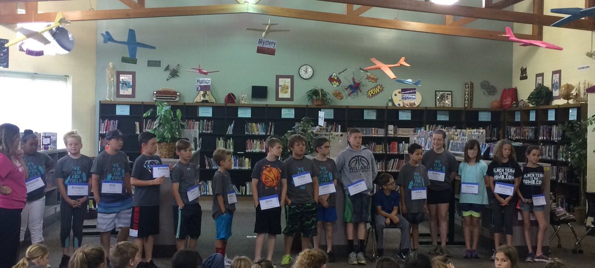 BNANHN's tweet photo. Pink and Black Team Spelling Bee!  #smarties https://t.co/sVHmw8Ik42
