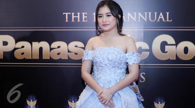 liputan6dotcom's tweet photo. Ini Alasan Prilly Latuconsina Mau Jadi Cameo di Insya Allah, Sah! https://t.co/f5FTBj6kdx https://t.co/lWTm84rQMZ