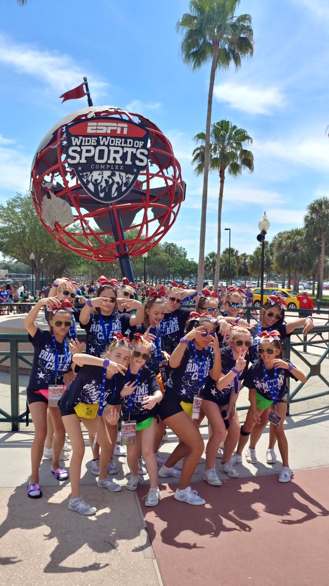 PrimeTime_Cheer's tweet photo. Summit 2017 https://t.co/cdSRgzexsp
