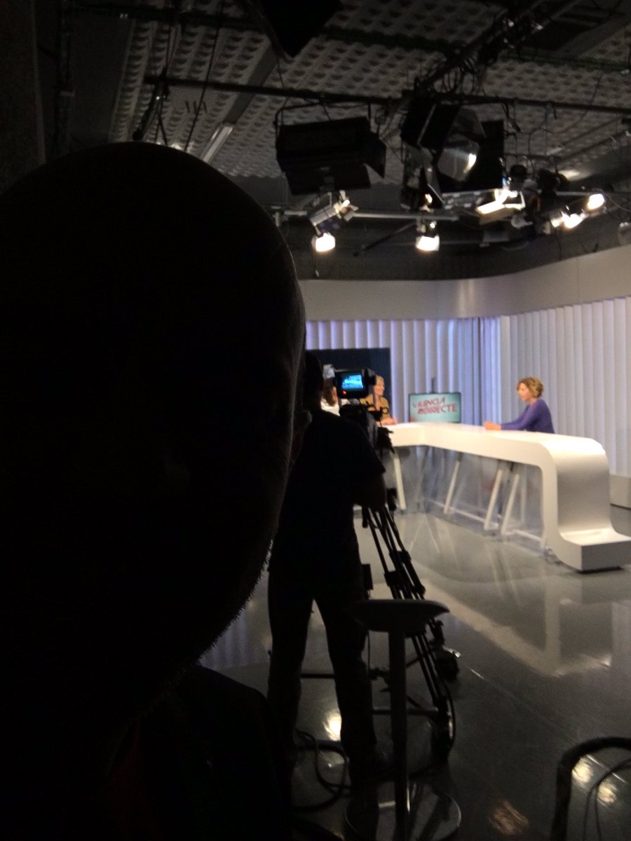 Jandro's tweet image. A puntito de entrar en @Levante_TV para hablar del #Impro3 en @teatroolympia de esta noche en #Valencia