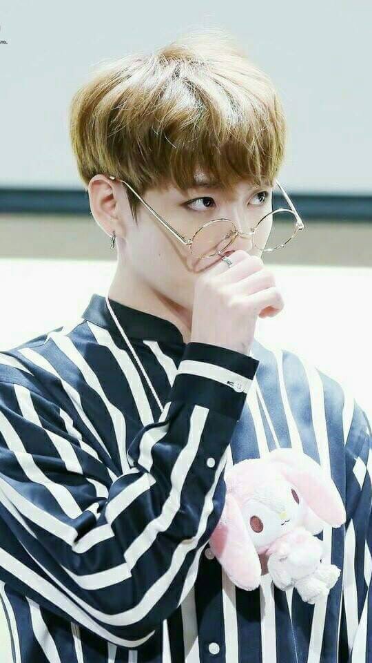 KookieIta's tweet photo. #jk #LockScreen https://t.co/6ZqGWpB189