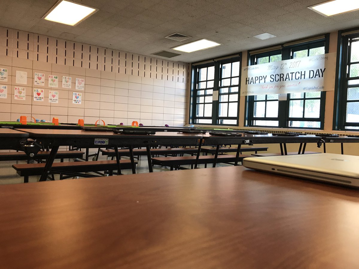 ms_deljuidice's tweet image. Gearing up for #ScratchDay2017 w/ our awesome 48 team! #PS48Pride #PS48Codesters @willaperagine @karen_brennan @KMccormacknyc @tkg217