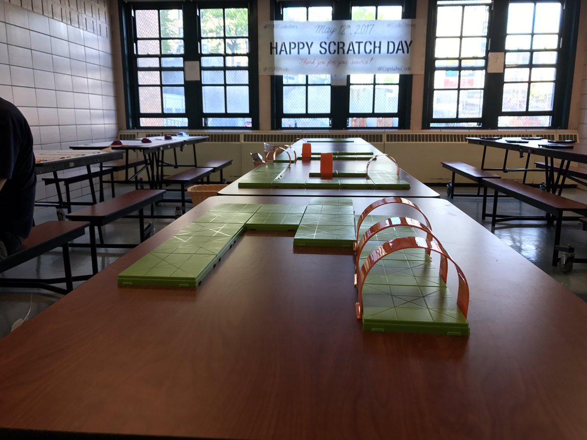 ms_deljuidice's tweet image. Gearing up for #ScratchDay2017 w/ our awesome 48 team! #PS48Pride #PS48Codesters @willaperagine @karen_brennan @KMccormacknyc @tkg217