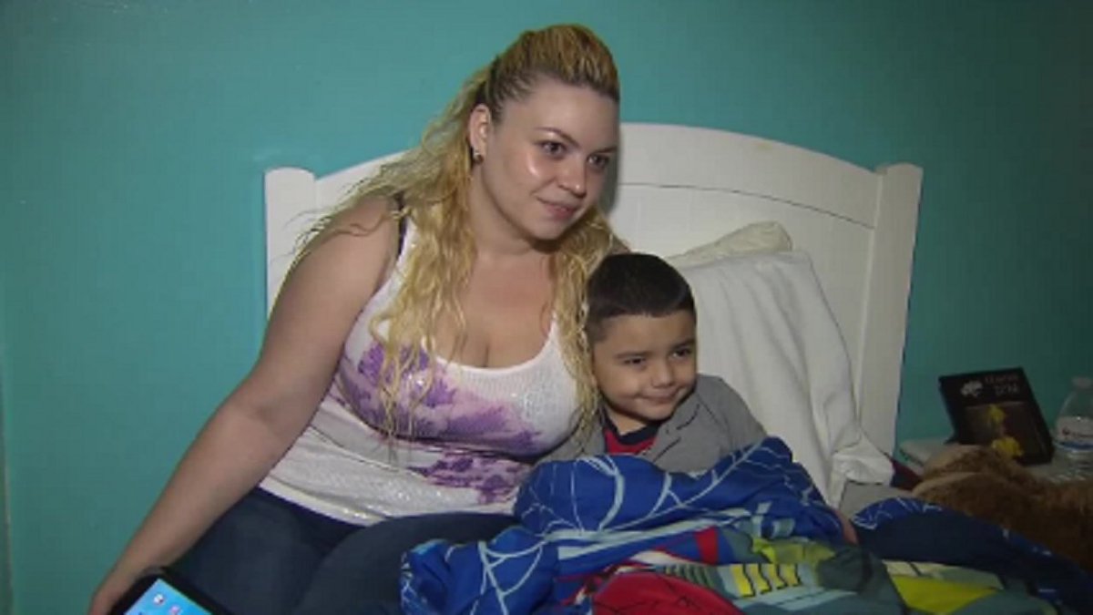 EL DORADO FURNITURE GIVES BACK: South Florida family receives $5,000 worth of new furniture bit.ly/2r9h6OI https://t.co/47fxdMurE0