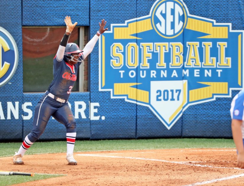NCAA Softball tweet media