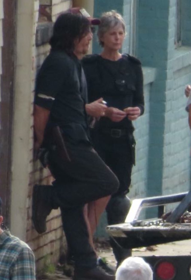 NorMelCaryl's tweet photo. Another really good McLeedus from yesterday 😍 (DaveCanon) #MelissaMcBride #NormanReedus TY to all the amazing stalkers 4 the great pics❤️ https://t.co/Q9yQpV0Ueg