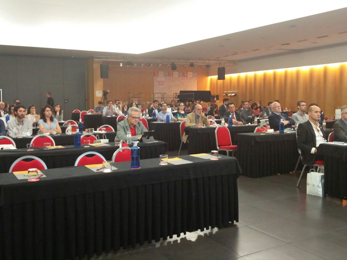 lualmenar's tweet photo. Grandes ponencias en la mesa de cardiologia deportiva. #SVC17 https://t.co/jETdoKLPM9