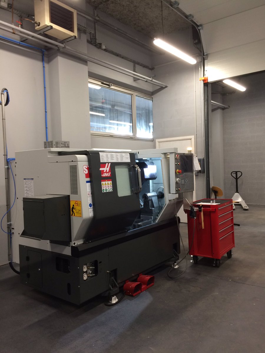 Centrale_Med's tweet photo. Inauguration Fablab P2I présentation des machines #prototypages #ingénierie à @ffotiadu et d'Yvon Berland @univamu #LMA https://t.co/VRoEW3BfVX