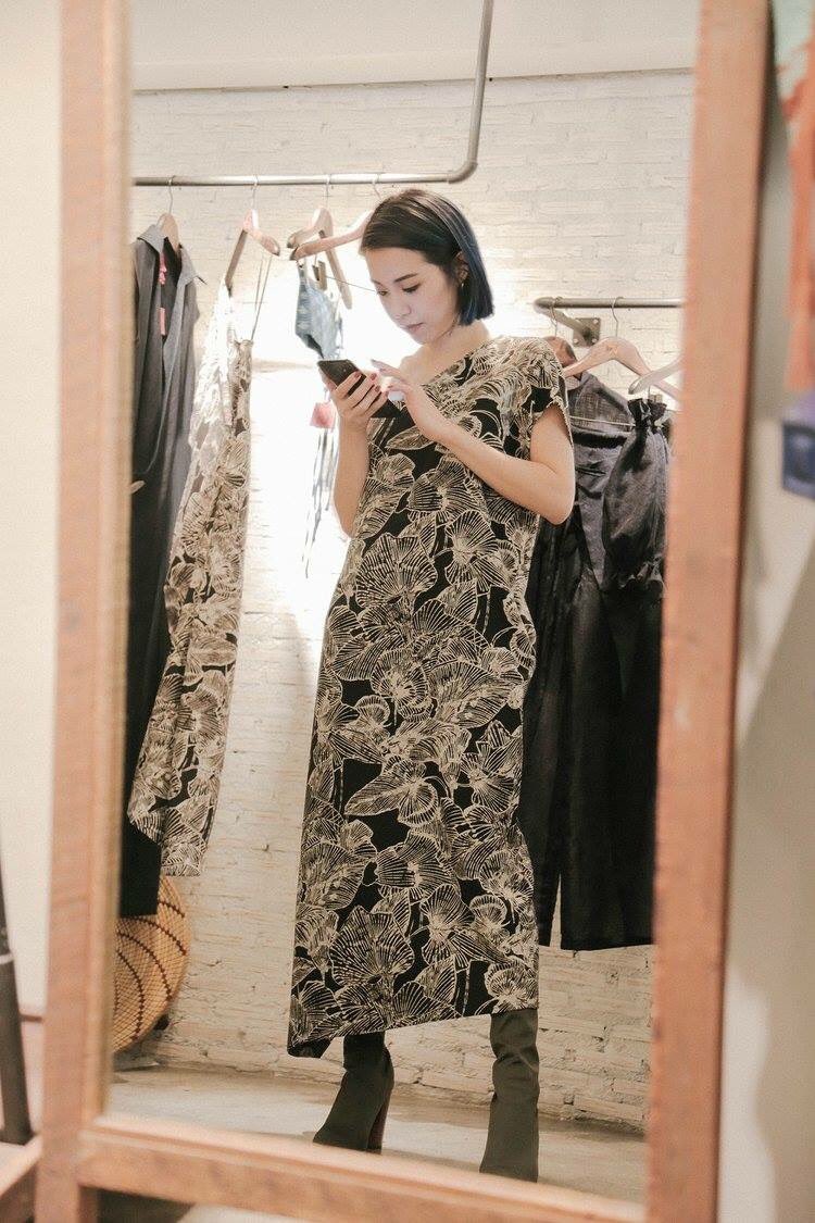 paloyfc's tweet photo. VICK'S x Gyp Pokchat "On Solitude- a Walk with Nature" opening collection on 11 May 2017 #paloyfc https://t.co/Hn8370HbTD