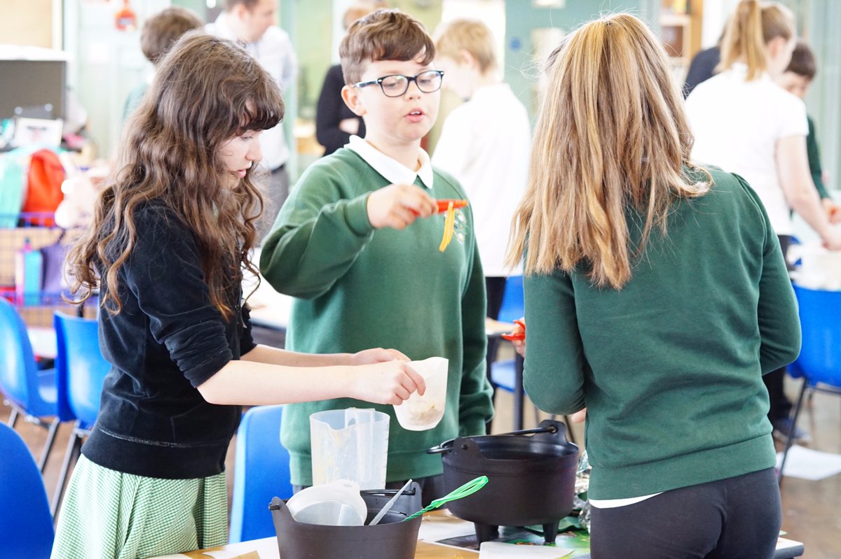 BaderUKS2's tweet photo. Y6 enjoyed their first SATs-free day today! #scienceinvestigation #art #flanimals https://t.co/0jApNrwBiV