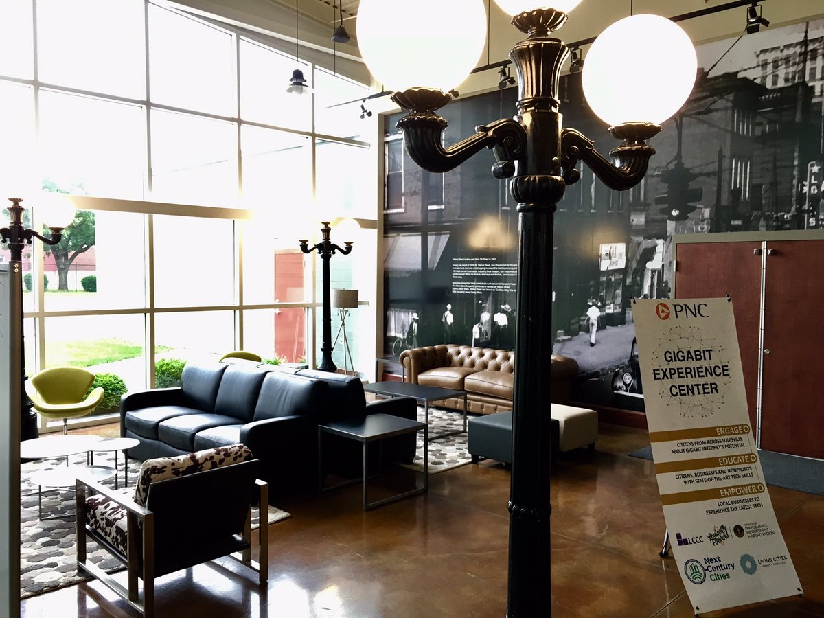 MichaelMobility's tweet photo. The new Gigabit Experience Center is open: free @HeineBrosCoffee (and hot) and free laptop checkout. By @PNCBank, @OPI2Lou, and @LouForward. https://t.co/Chd2LBm1ST