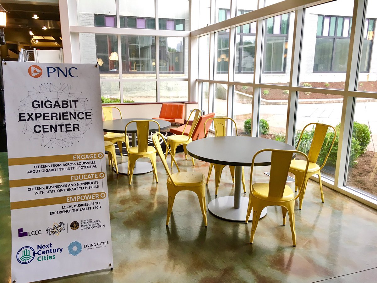 MichaelMobility's tweet photo. The new Gigabit Experience Center is open: free @HeineBrosCoffee (and hot) and free laptop checkout. By @PNCBank, @OPI2Lou, and @LouForward. https://t.co/Chd2LBm1ST