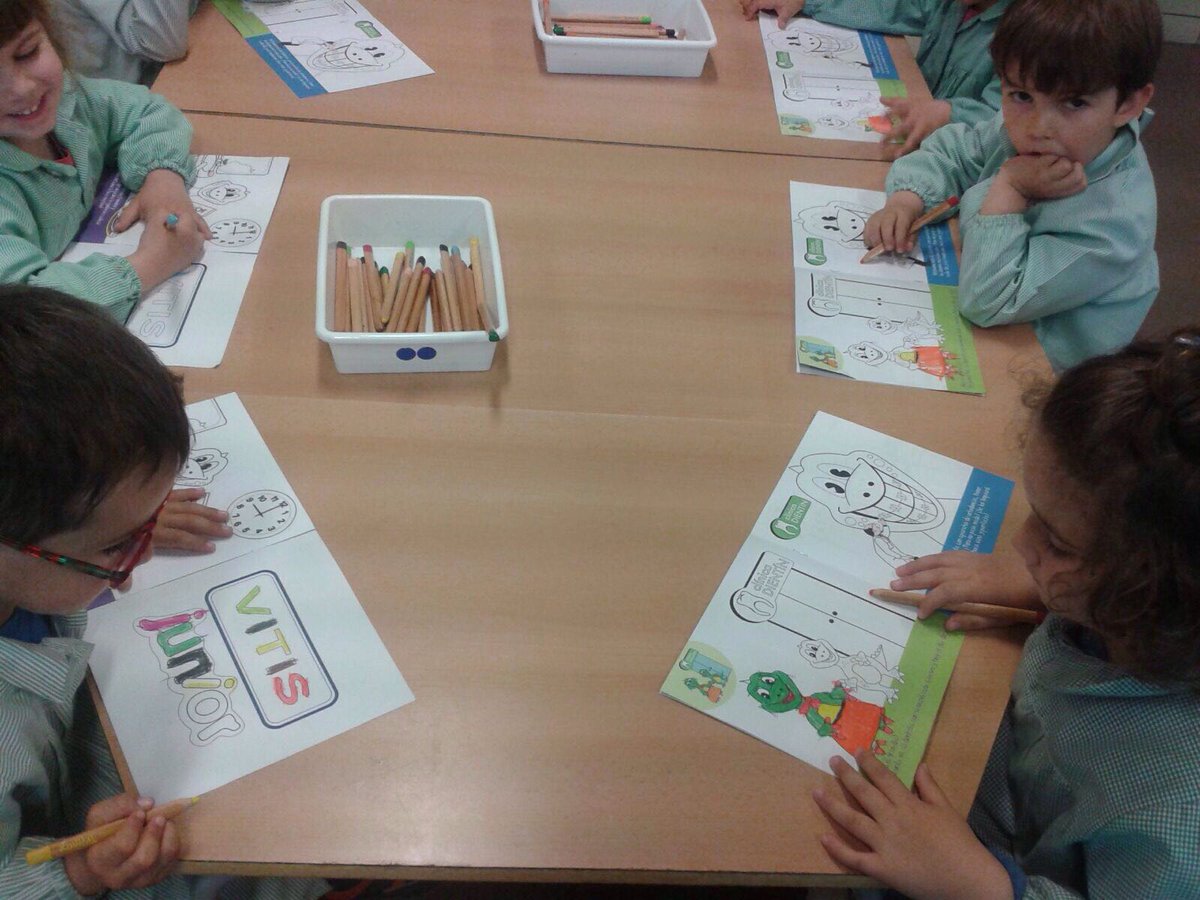 CeipMargaritaSa's tweet photo. Los alumnos de 3 años aprendemos a cuidar nuestros dientes. #HealthyLife #SelloSaludable #HábitosdeHigiene @educacyl @AmpaMargarita https://t.co/oZ8x41qPKX