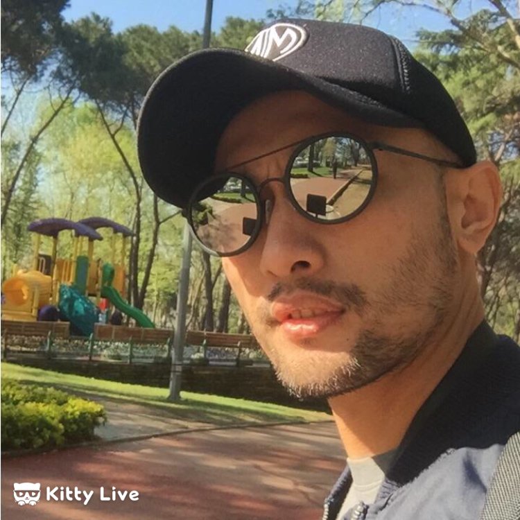 #KittyLive is full of happiness. Come and enjoy yourself!kitty.live/live?user_id=6…