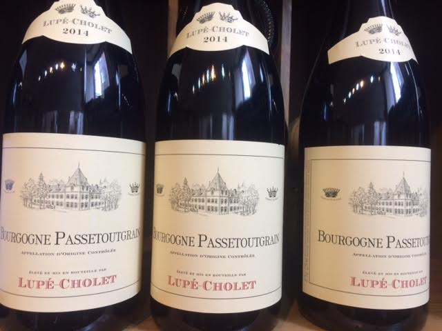 NICofSmithfield's tweet photo. #fridaytasting a lovely #passetoutgrain burgundy red on tasting this afternoon free to join @NICofSmithfield https://t.co/hKJIP9BuYx