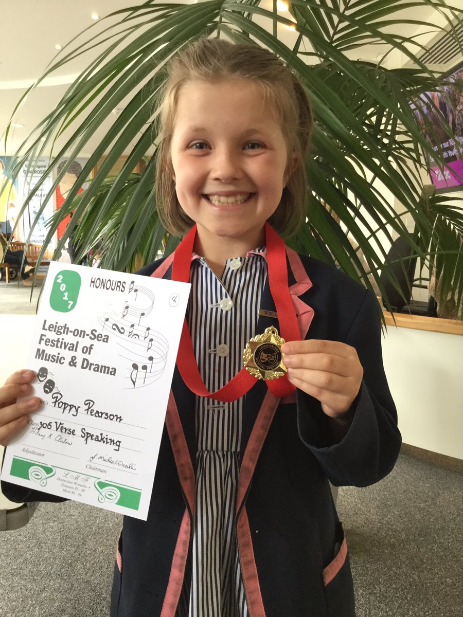 AlleynCourtPerf's tweet photo. In the Year 3 Verse Speaking class✨Congratulations to Bronze medallists Isabella &amp; Sammi🥉Silver medallist Joseph🥈and Gold medallist Poppy!🥇 https://t.co/QUuyc8loti